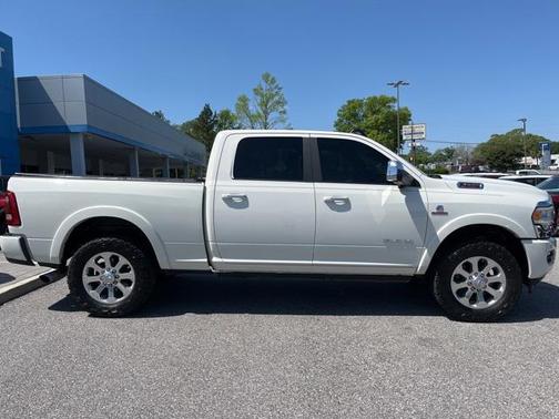 2020 RAM 3500 Laramie Crew Cab 4x4 6'4' Box