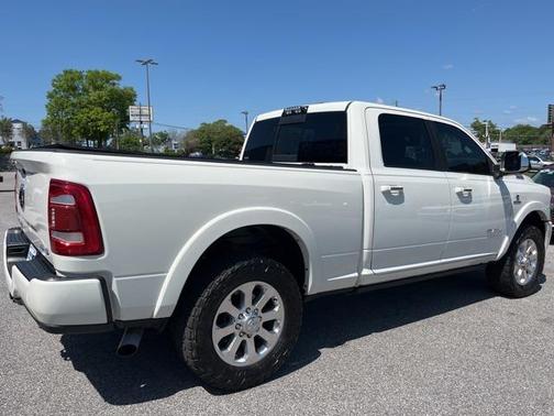 2020 RAM 3500 Laramie Crew Cab 4x4 6'4' Box