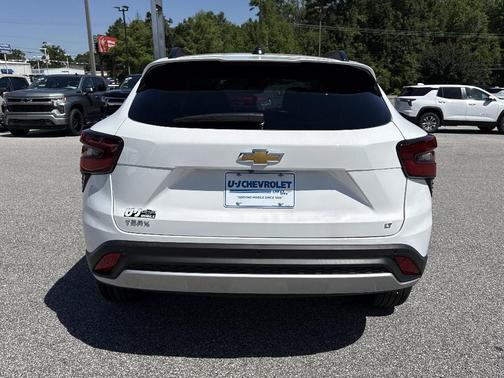 Summit White 2026 Chevrolet Trax LT