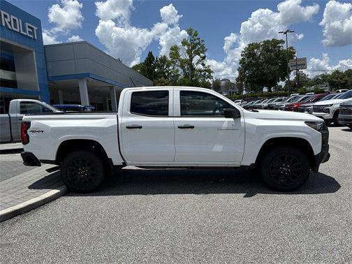 2025 Chevrolet Colorado WT