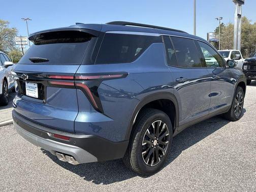 Lakeshore Blue Metallic 2026 Chevrolet Traverse LT