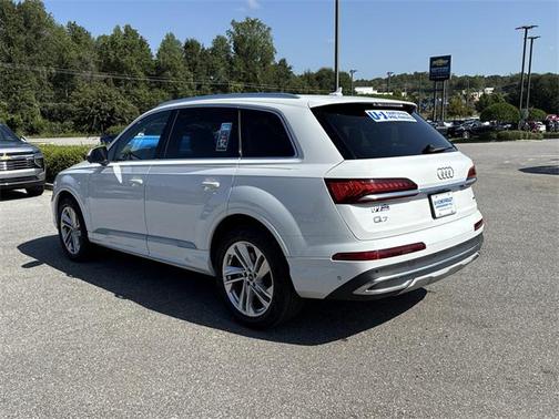 2023 Audi Q7 55 Premium Plus