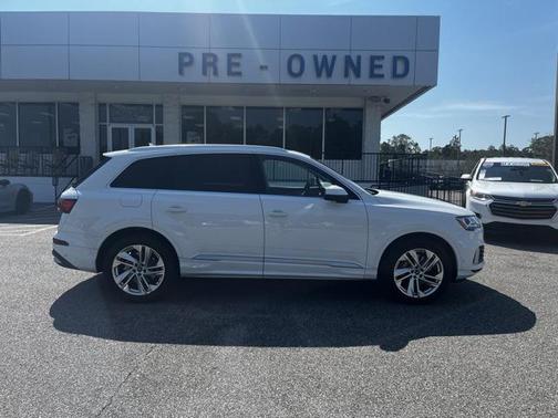 2023 Audi Q7 55 Premium Plus