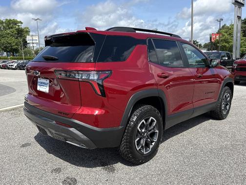 Radiant Red Tintcoat 2026 Chevrolet Equinox FWD ACTIV