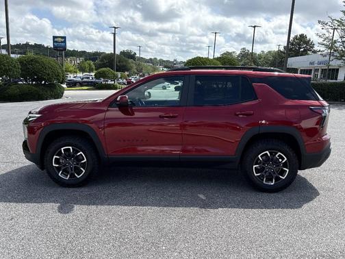Radiant Red Tintcoat 2026 Chevrolet Equinox FWD ACTIV