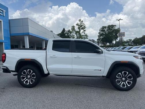 2024 GMC Canyon Base
