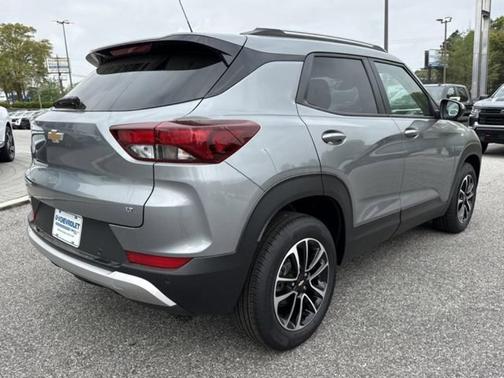 Sterling Gray Metallic 2026 Chevrolet Trailblazer LT