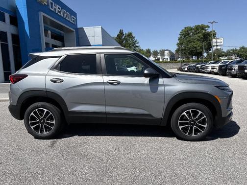 Sterling Gray Metallic 2026 Chevrolet Trailblazer LT