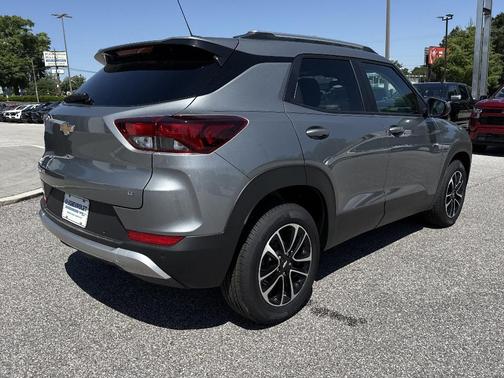 Sterling Gray Metallic 2026 Chevrolet Trailblazer LT