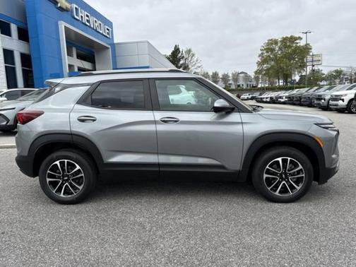 Sterling Gray Metallic 2026 Chevrolet Trailblazer LT