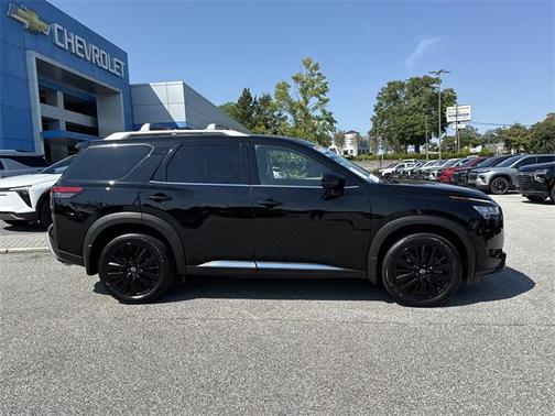 2024 Nissan Pathfinder Platinum FWD
