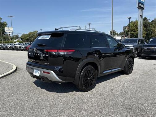 2024 Nissan Pathfinder Platinum FWD