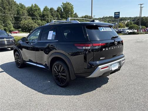 2024 Nissan Pathfinder Platinum FWD