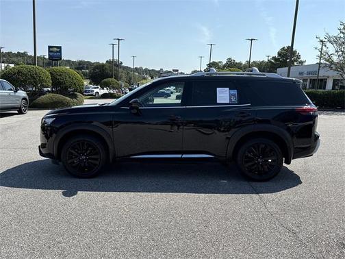 2024 Nissan Pathfinder Platinum FWD