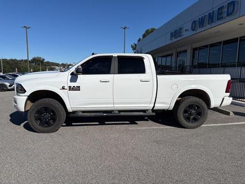 2017 RAM 2500 Laramie Crew Cab 4x4 6'4' Box