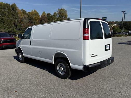 2025 Chevrolet Express 2500 RWD 2500 Regular Wheelbase WT
