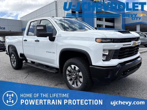 Summit White 2026 Chevrolet Silverado 2500 Custom