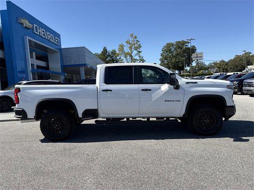 2025 Chevrolet Silverado 2500 4WD Crew Cab Standard Bed ZR2