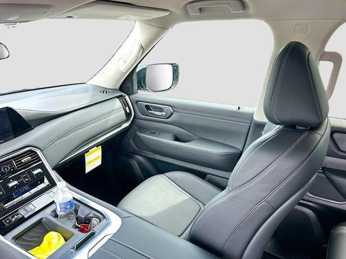 Brilliant Silver Metallic 2026 Nissan Armada SV