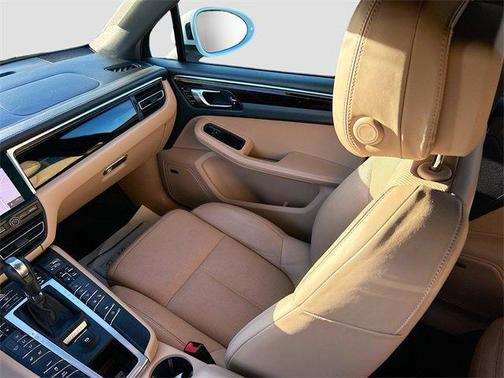 2020 Porsche Macan Base