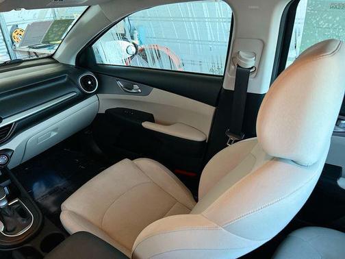 Gravity Gray 2023 Kia Forte LXS