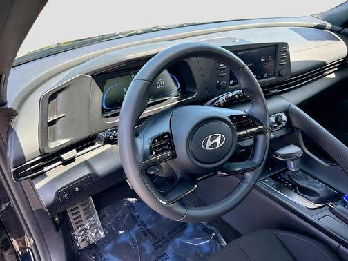 Abyss Black 2025 Hyundai ELANTRA Sport
