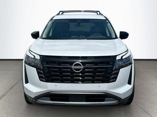 Everest White Pearl Tricoat 2026 Nissan Pathfinder SL