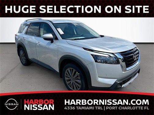 2025 Nissan Pathfinder SL