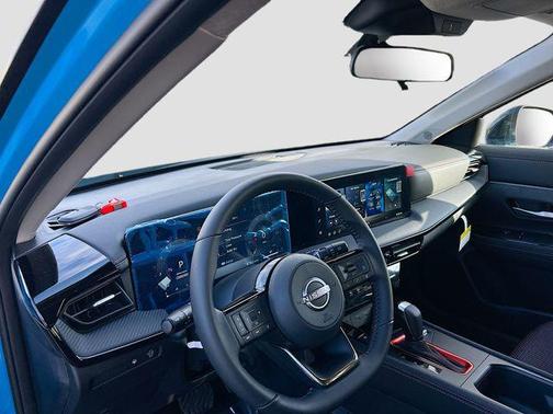 Arctic Ice Blue/Black 2026 Nissan Kicks SR