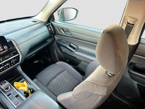 Super Black 2024 Nissan Pathfinder SV FWD