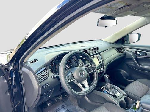 Magnetic Black Pearl 2020 Nissan Rogue SV