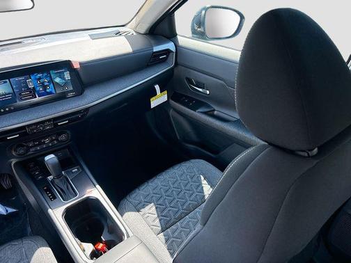 Super Black 2026 Nissan Kicks SV