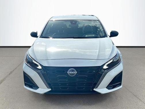 Pearl White Tricoat 2026 Nissan Altima 2.5 SV