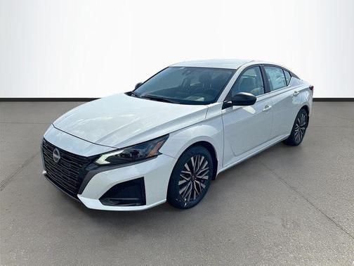 Pearl White Tricoat 2026 Nissan Altima 2.5 SV