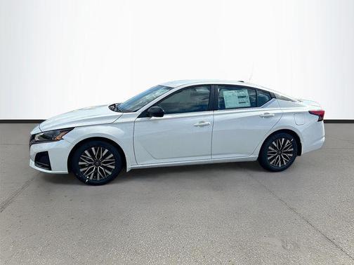 Pearl White Tricoat 2026 Nissan Altima 2.5 SV
