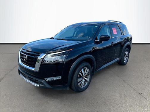 Super Black 2025 Nissan Pathfinder SL 4WD