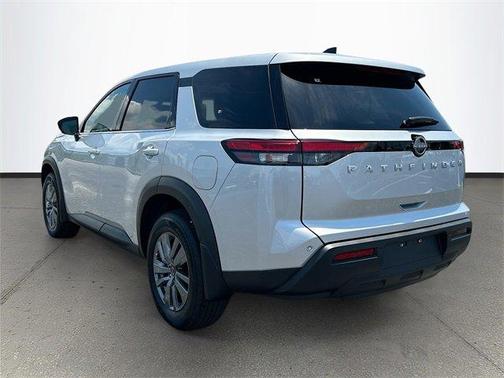 2025 Nissan Pathfinder S
