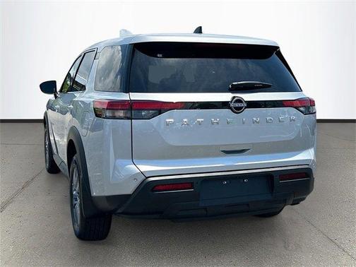 2025 Nissan Pathfinder S