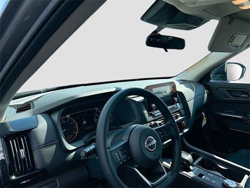 2025 Nissan Pathfinder S