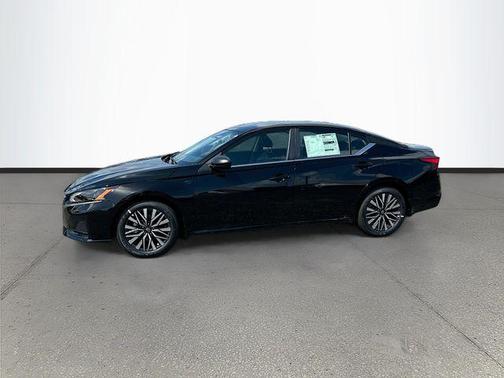 Super Black Clearcoat 2026 Nissan Altima 2.5 SV