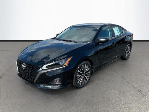 Super Black Clearcoat 2026 Nissan Altima 2.5 SV