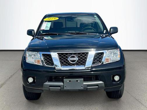 Magnetic Black Pearl 2019 Nissan Frontier SV