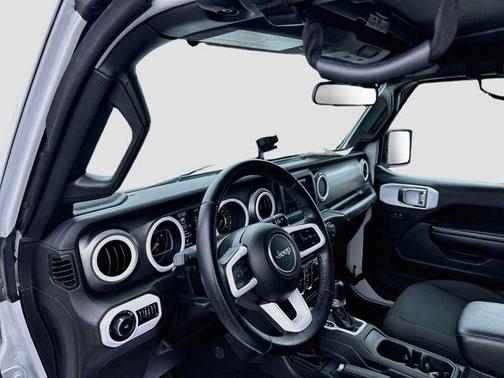 Bright White Clearcoat 2021 Jeep Wrangler Willys