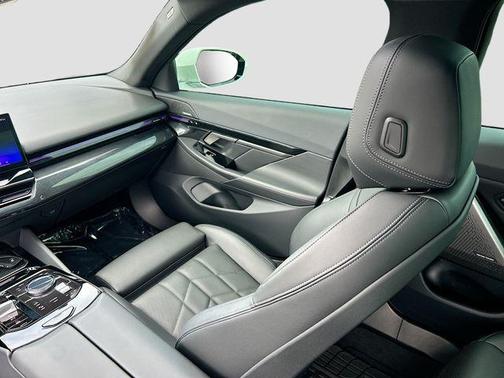 White 2026 BMW 530 530i