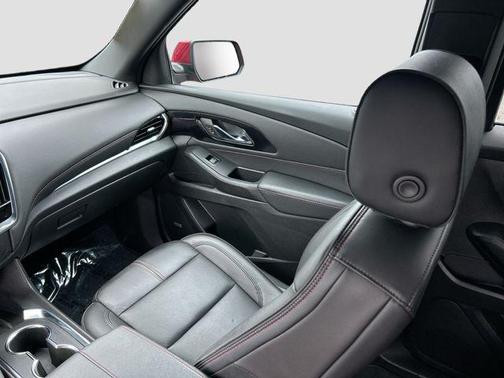 Cherry Red Tintcoat 2022 Chevrolet Traverse RS