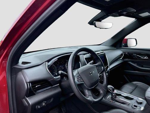 Cherry Red Tintcoat 2022 Chevrolet Traverse RS