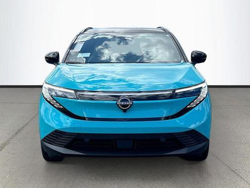 Seabreeze Blue Pearl/Black 2026 Nissan Leaf PLATINUM+