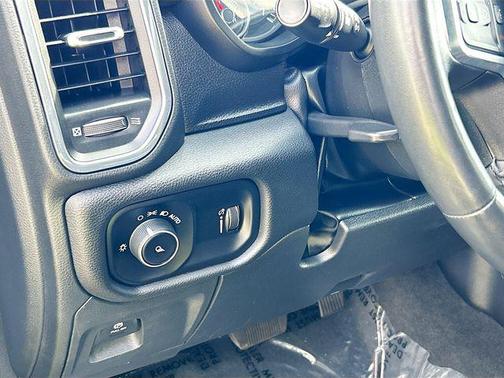 Patriot Blue Pearlcoat 2024 RAM 1500 Laramie