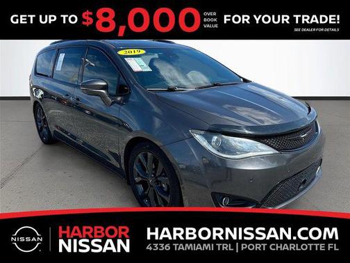 Granite Crystal Metallic Clearcoat 2019 Chrysler Pacifica Limited