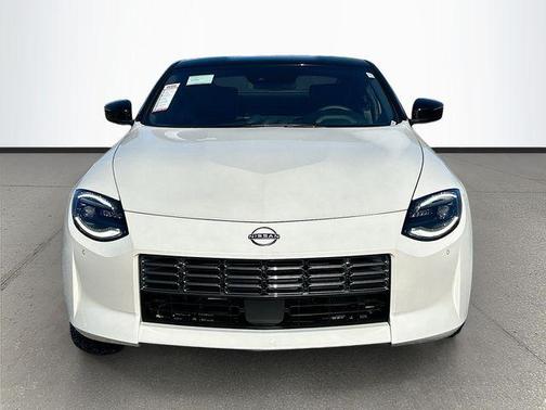 Pearl White/Super Black 2026 Nissan Z Sport